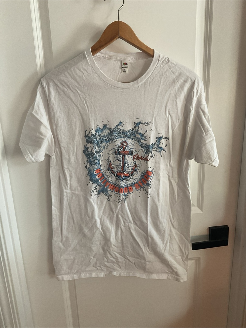Fruit of the Loom - White Short Sleeve Tee with Blue and Red Anchor Graphic - M